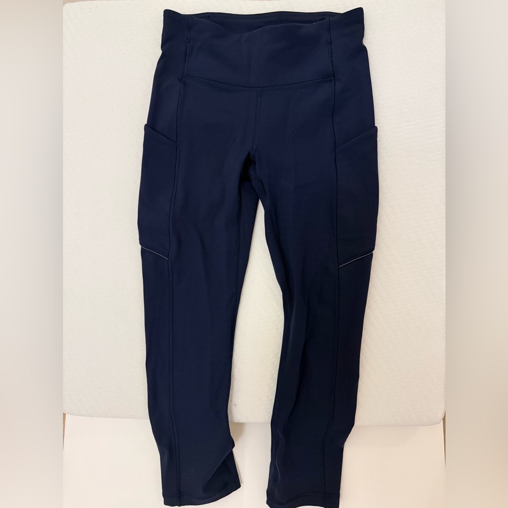 Lululemon Leggings Speed Up Crop Midnight Navy with Side Pockets Size 2